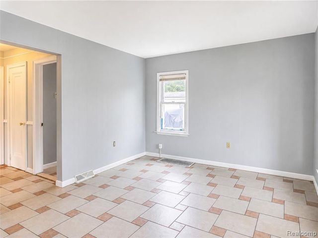 4855 Hatchery Road, Waterford, MI 48329