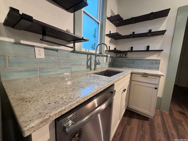 1324 Dawson, San Antonio, TX 78202