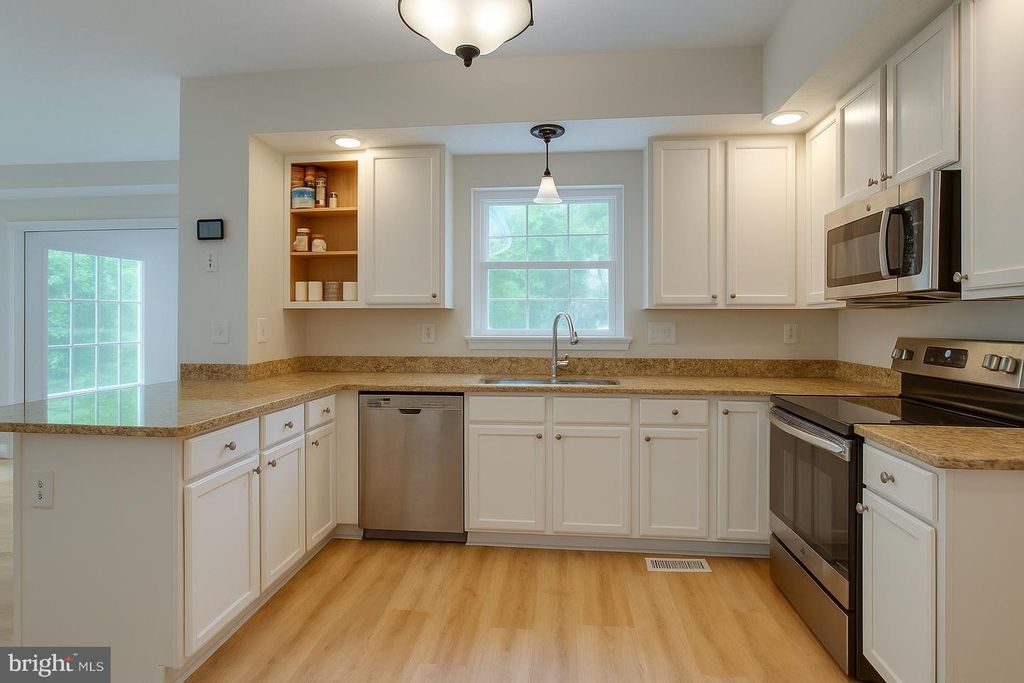 2711 COTONEASTER CT, Waldorf, MD 20601