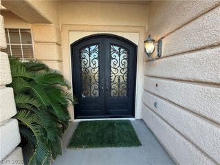 1354 Waterford Falls Avenue, Las Vegas, NV 89123