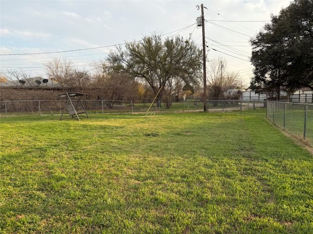 133 Bowie Circle, Brownwood, TX 76801