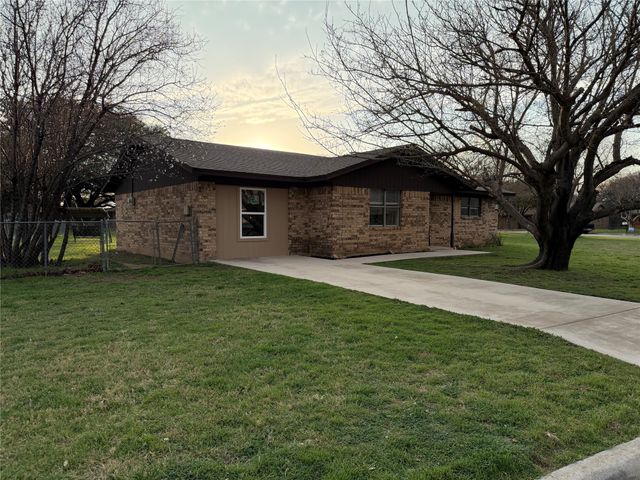 133 Bowie Circle, Brownwood, TX 76801