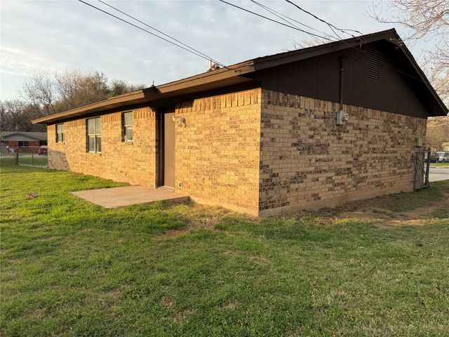 133 Bowie Circle, Brownwood, TX 76801