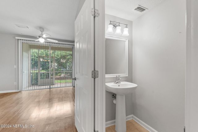 8159 SUMMERSIDE Circle, Jacksonville, FL 32256