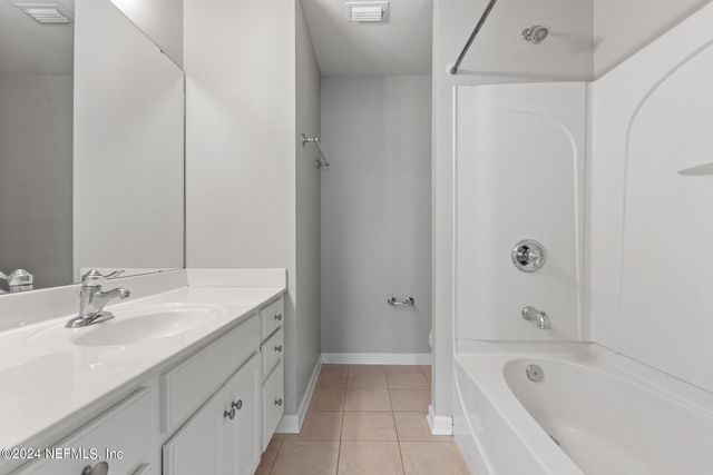 8159 SUMMERSIDE Circle, Jacksonville, FL 32256