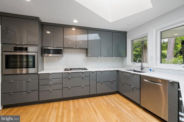 7514 NEVIS RD, Bethesda, MD 20817
