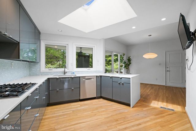 7514 NEVIS RD, Bethesda, MD 20817