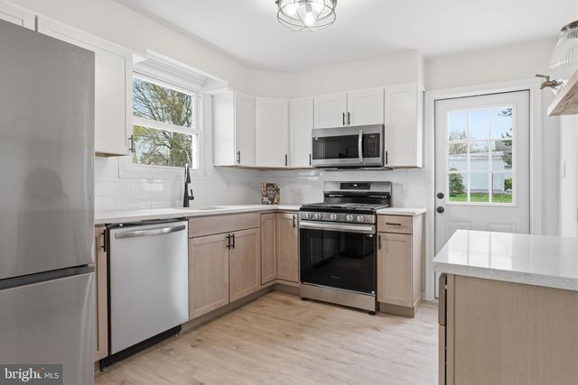 369 DEB LN, Warminster, PA 18974