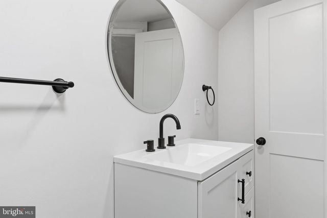 369 DEB LN, Warminster, PA 18974