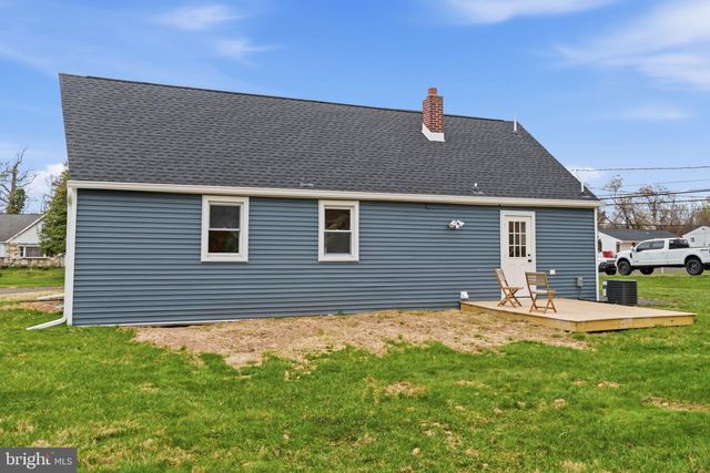 369 DEB LN, Warminster, PA 18974