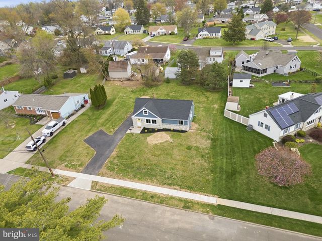 369 DEB LN, Warminster, PA 18974