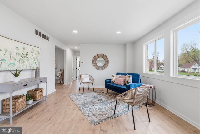 369 DEB LN, Warminster, PA 18974