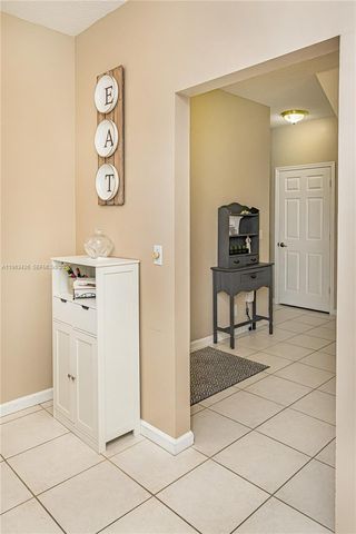 1651 Hawthorne Pl, Wellington, FL 33414