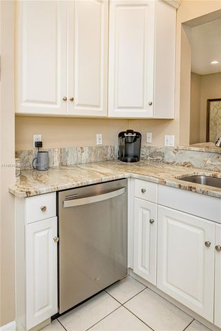 1651 Hawthorne Pl, Wellington, FL 33414