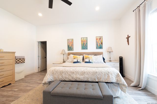 120 TOWN VW, Canyon Lake, TX 78133