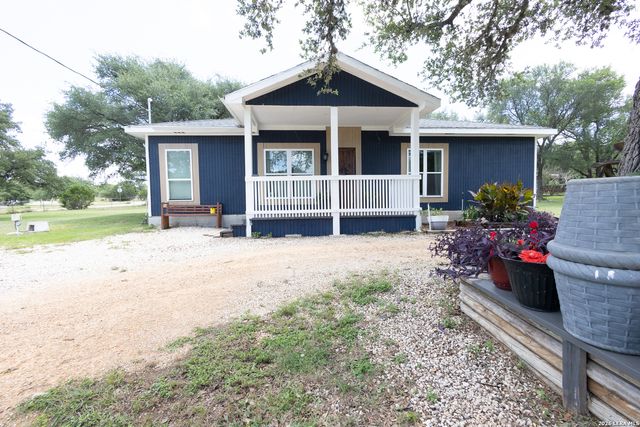 120 TOWN VW, Canyon Lake, TX 78133