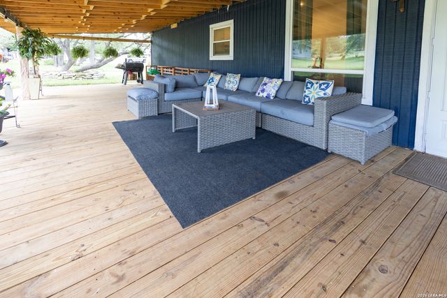 120 TOWN VW, Canyon Lake, TX 78133