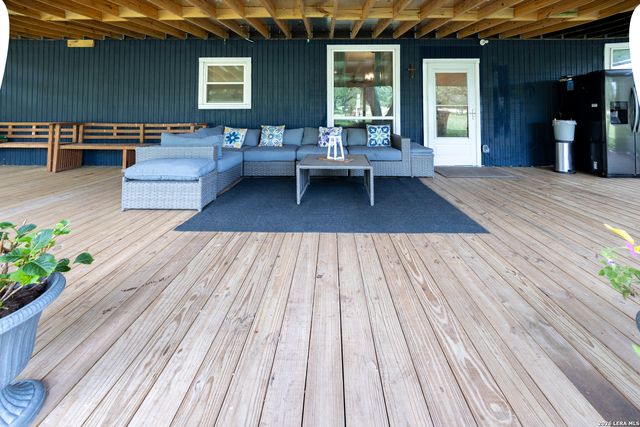 120 TOWN VW, Canyon Lake, TX 78133