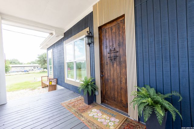 120 TOWN VW, Canyon Lake, TX 78133