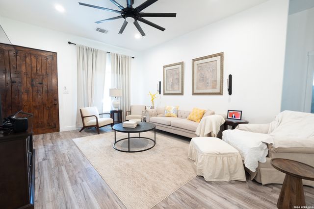 120 TOWN VW, Canyon Lake, TX 78133