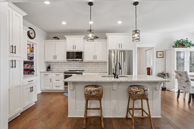 5312 Amber Creek Ln, Bowling Green, KY 42101