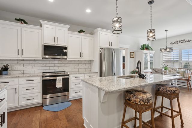 5312 Amber Creek Ln, Bowling Green, KY 42101