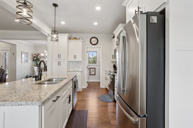 5312 Amber Creek Ln, Bowling Green, KY 42101