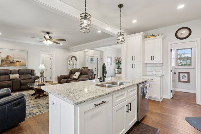 5312 Amber Creek Ln, Bowling Green, KY 42101