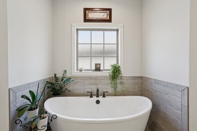 5312 Amber Creek Ln, Bowling Green, KY 42101