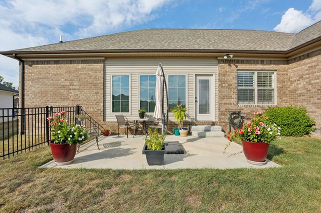 5312 Amber Creek Ln, Bowling Green, KY 42101