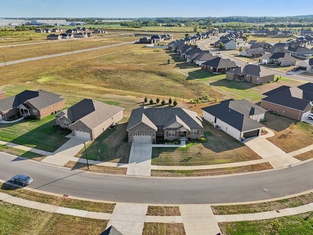 5312 Amber Creek Ln, Bowling Green, KY 42101