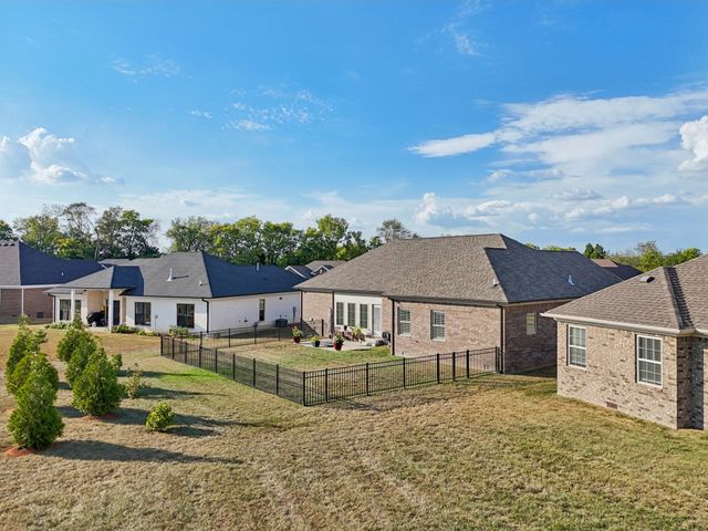 5312 Amber Creek Ln, Bowling Green, KY 42101