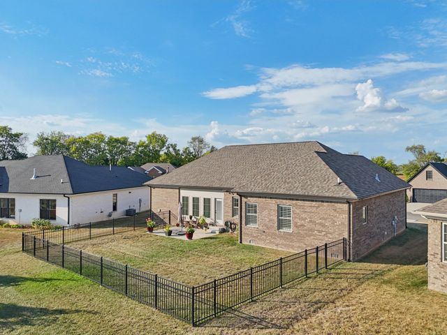 5312 Amber Creek Ln, Bowling Green, KY 42101
