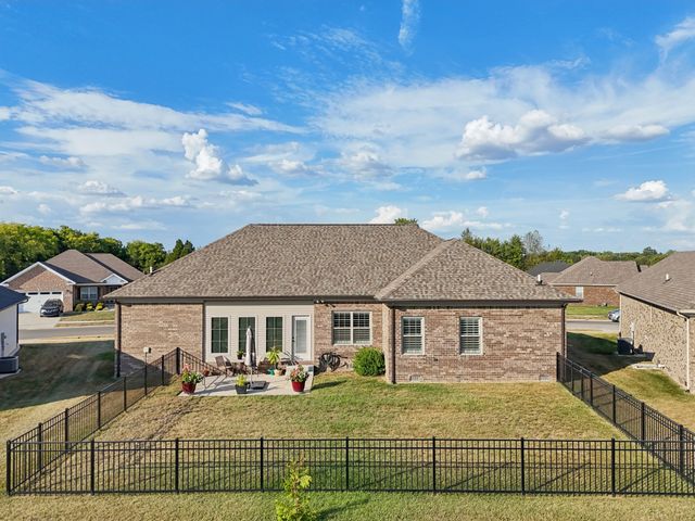 5312 Amber Creek Ln, Bowling Green, KY 42101
