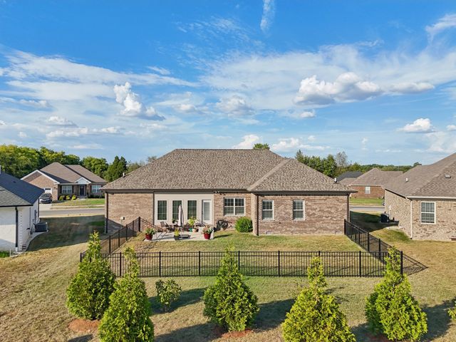 5312 Amber Creek Ln, Bowling Green, KY 42101