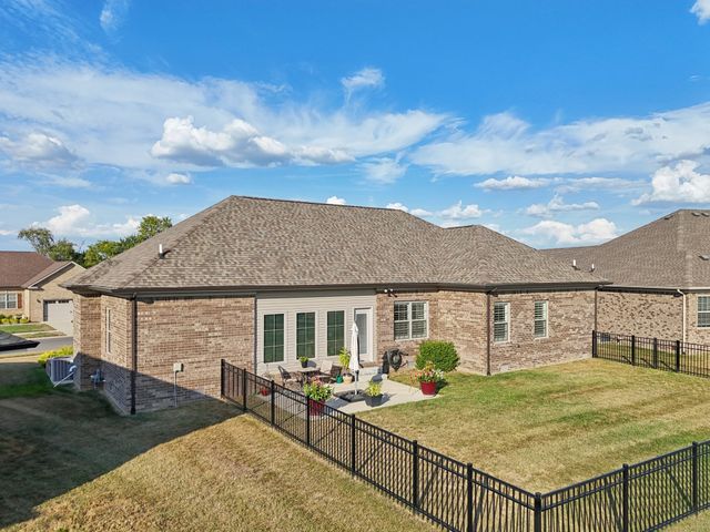 5312 Amber Creek Ln, Bowling Green, KY 42101