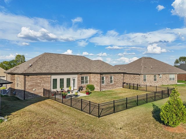 5312 Amber Creek Ln, Bowling Green, KY 42101