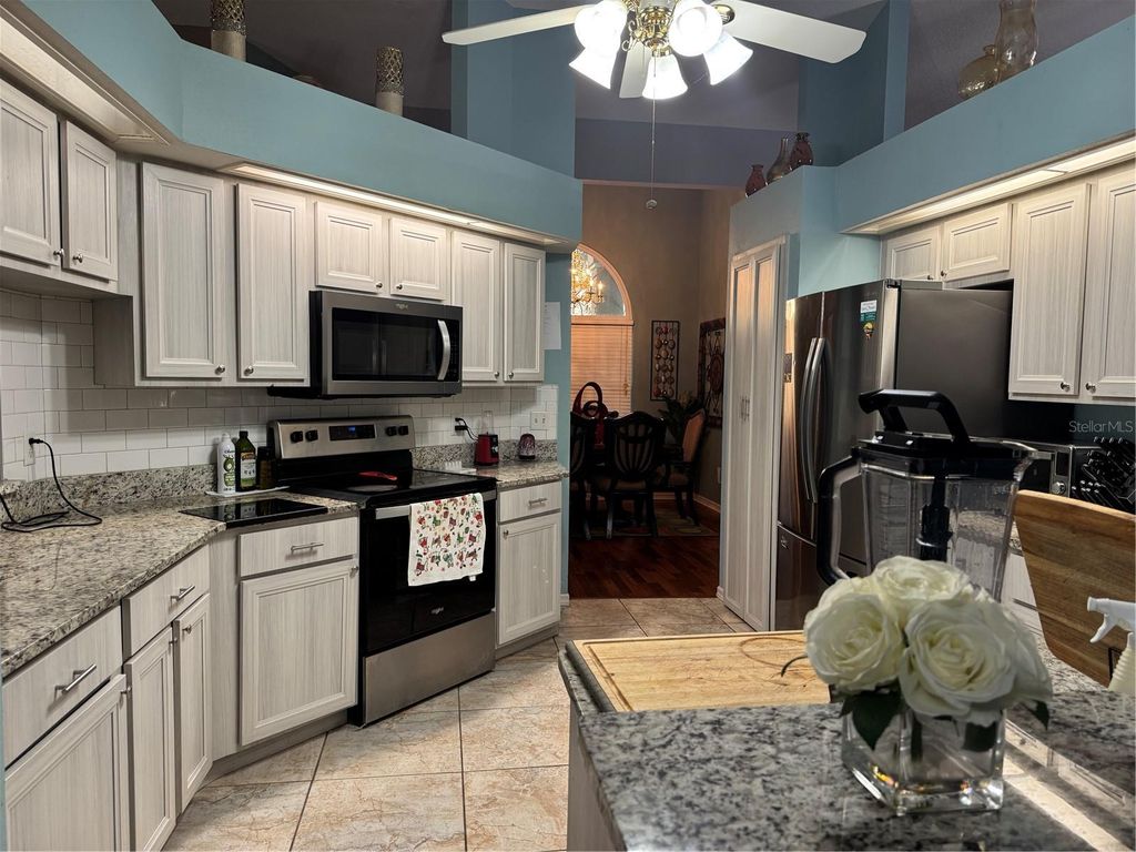 Image 14 of property listing at 1826 IMPERIAL PALM DRIVE, Apopka, FL 32712