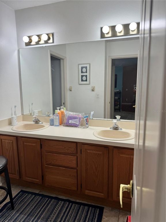 Image 18 of property listing at 1826 IMPERIAL PALM DRIVE, Apopka, FL 32712