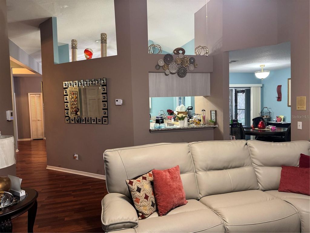 Image 7 of property listing at 1826 IMPERIAL PALM DRIVE, Apopka, FL 32712