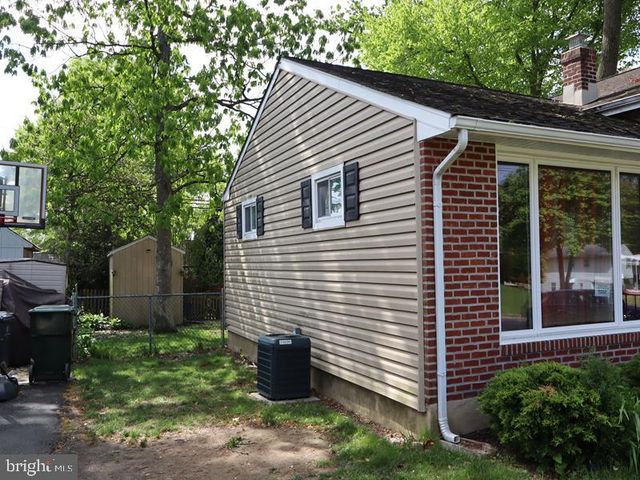 1317 FITZWATERTOWN RD, Abington, PA 19001