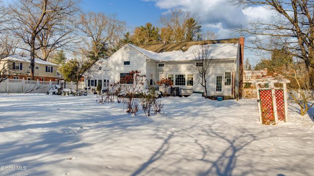 834 Jamaica Road, Schenectady, NY 12309