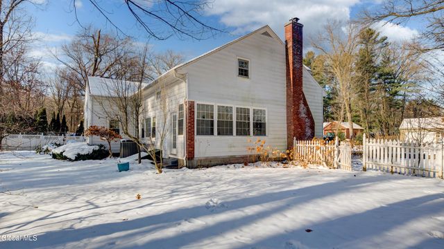 834 Jamaica Road, Schenectady, NY 12309