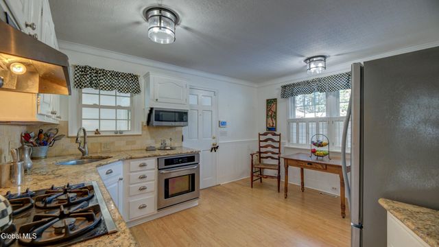 834 Jamaica Road, Schenectady, NY 12309