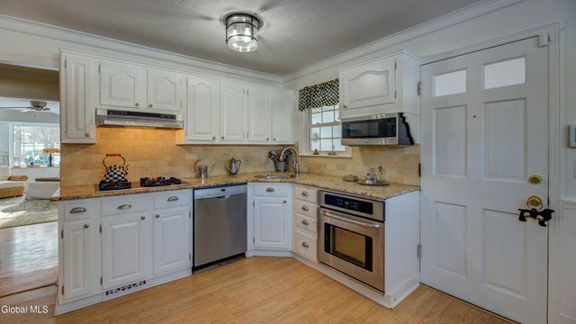 834 Jamaica Road, Schenectady, NY 12309