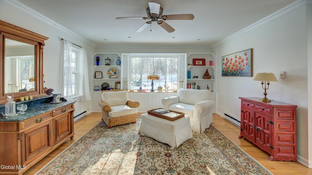 834 Jamaica Road, Schenectady, NY 12309