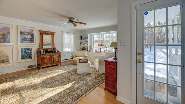 834 Jamaica Road, Schenectady, NY 12309