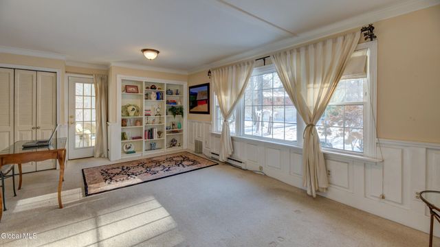 834 Jamaica Road, Schenectady, NY 12309