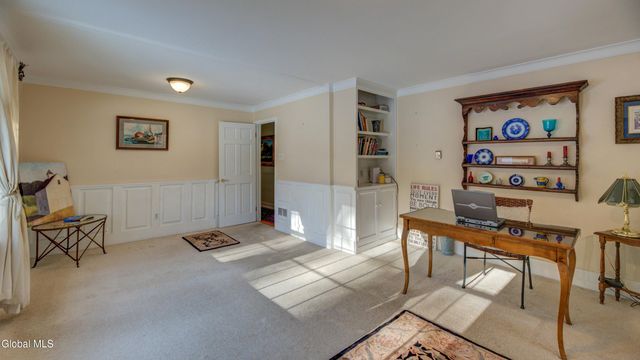 834 Jamaica Road, Schenectady, NY 12309