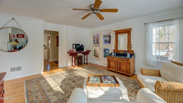 834 Jamaica Road, Schenectady, NY 12309